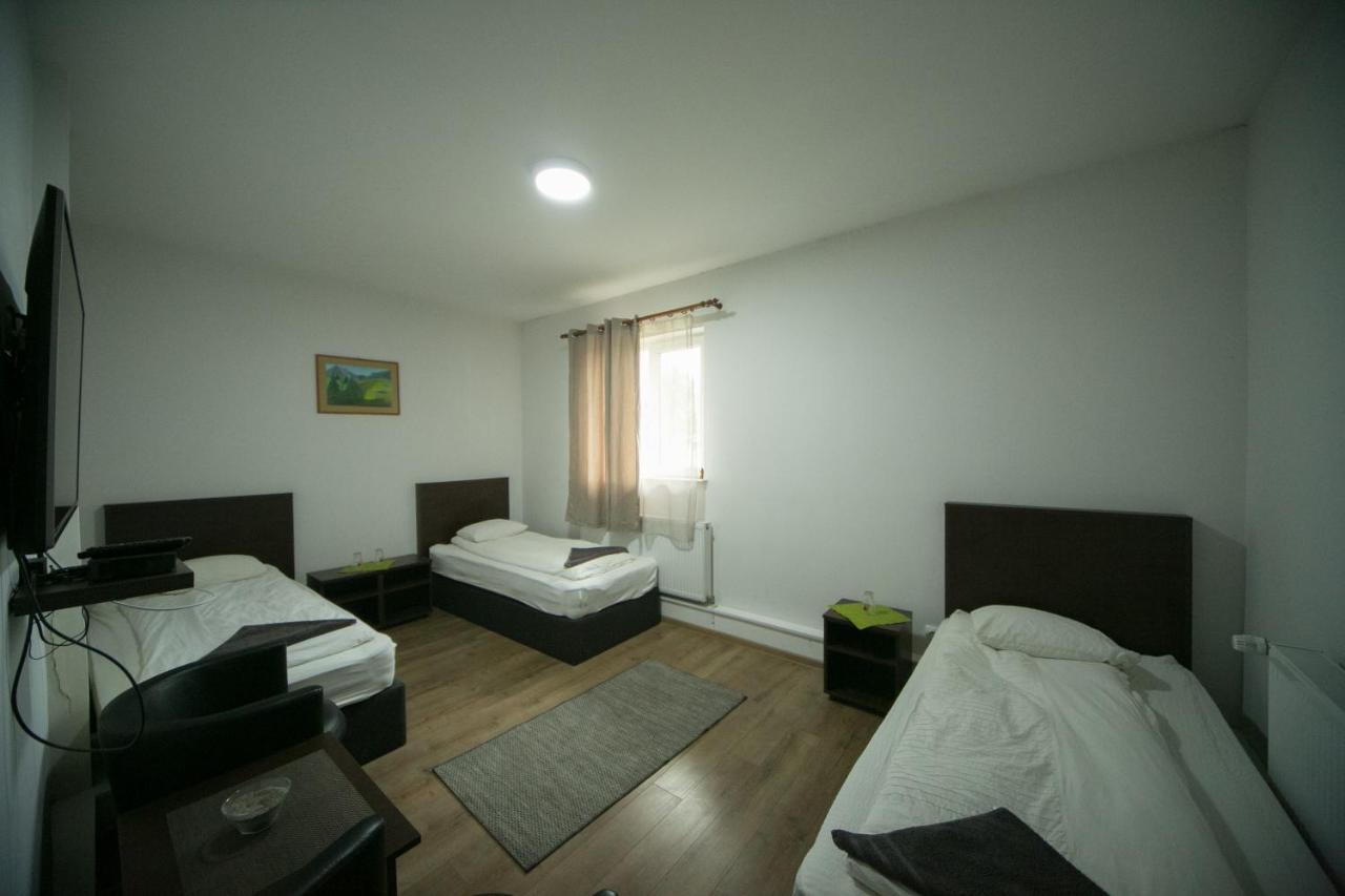 Napsugar Panzio Motel Lunga  ภายนอก รูปภาพ