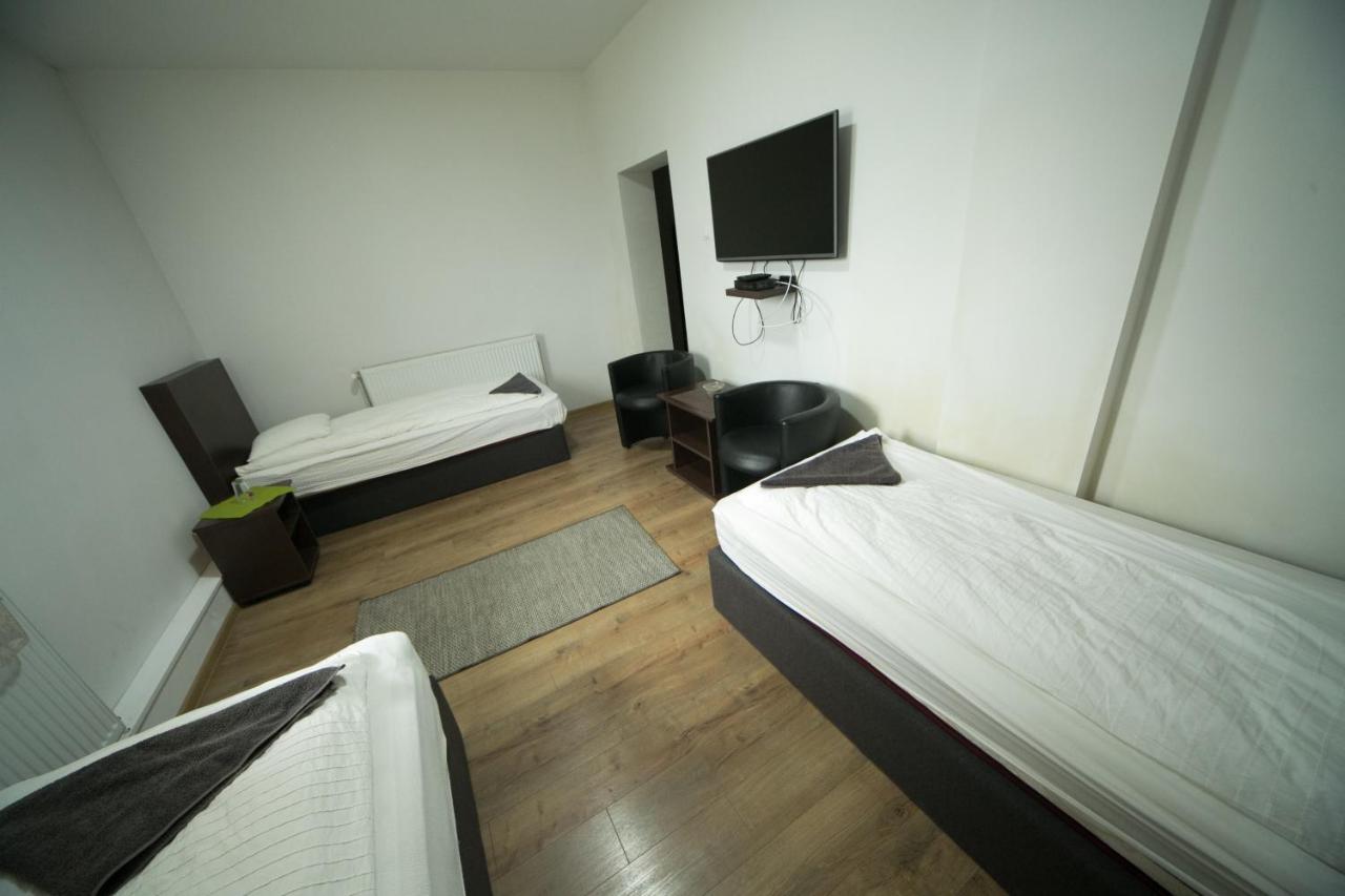 Napsugar Panzio Motel Lunga  ภายนอก รูปภาพ